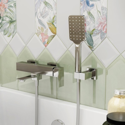 Смеситель FIORETTO для ванны с душевой лейкой, шлангом и держателем, хром